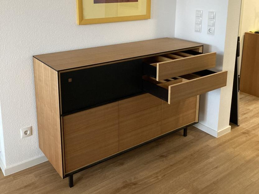 Sideboard nach Maß mit Schubladen aus Holz