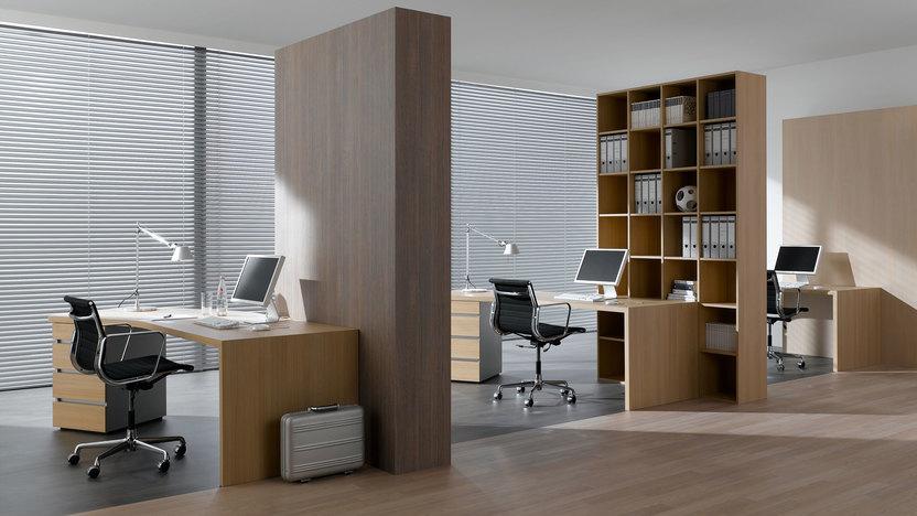 Impression eines Arbeitszimmers im Stil Großraumbüro